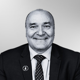 Dr. István Imre<br />
